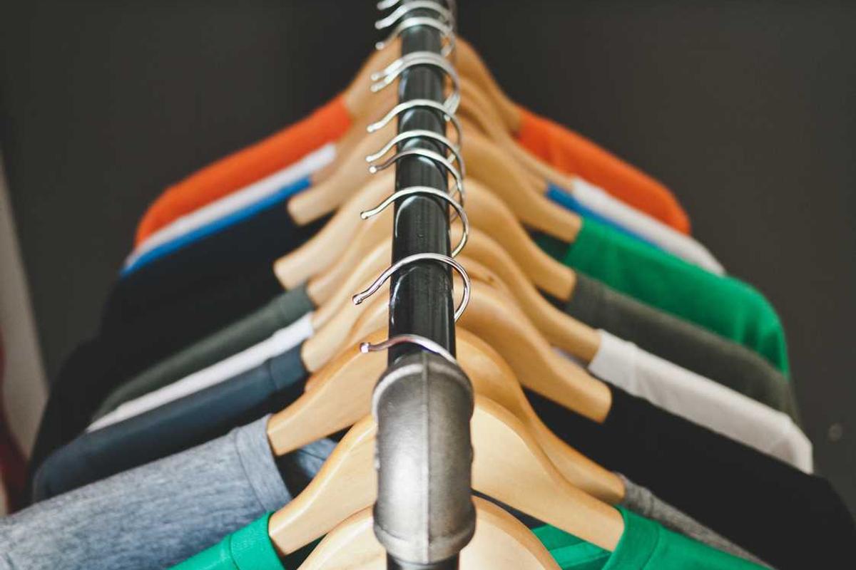 Illustration for How to Prevent Whiteheads From Forming on Chin