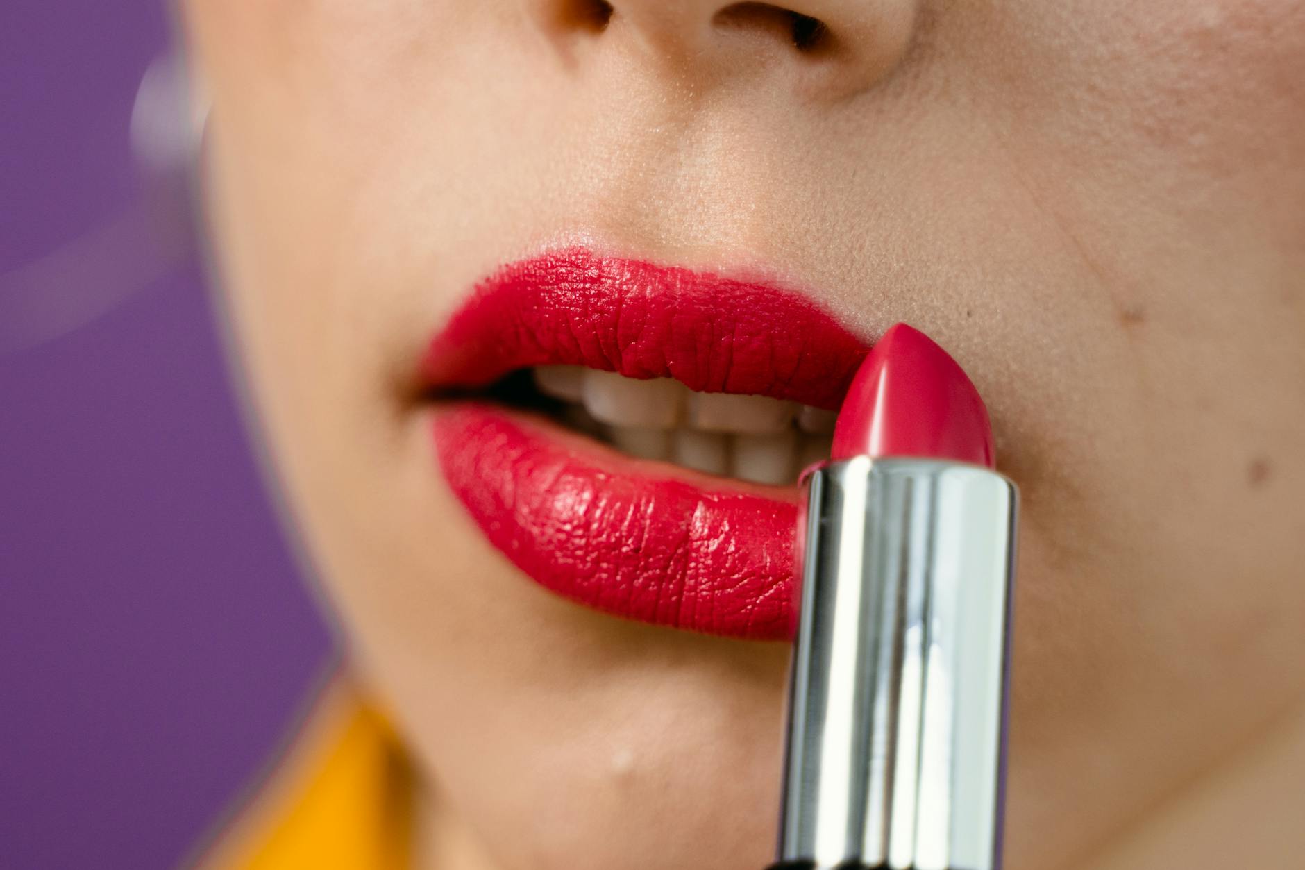 What Makes Lip Products Safe or Unsafe for Acne Around the Mouth?