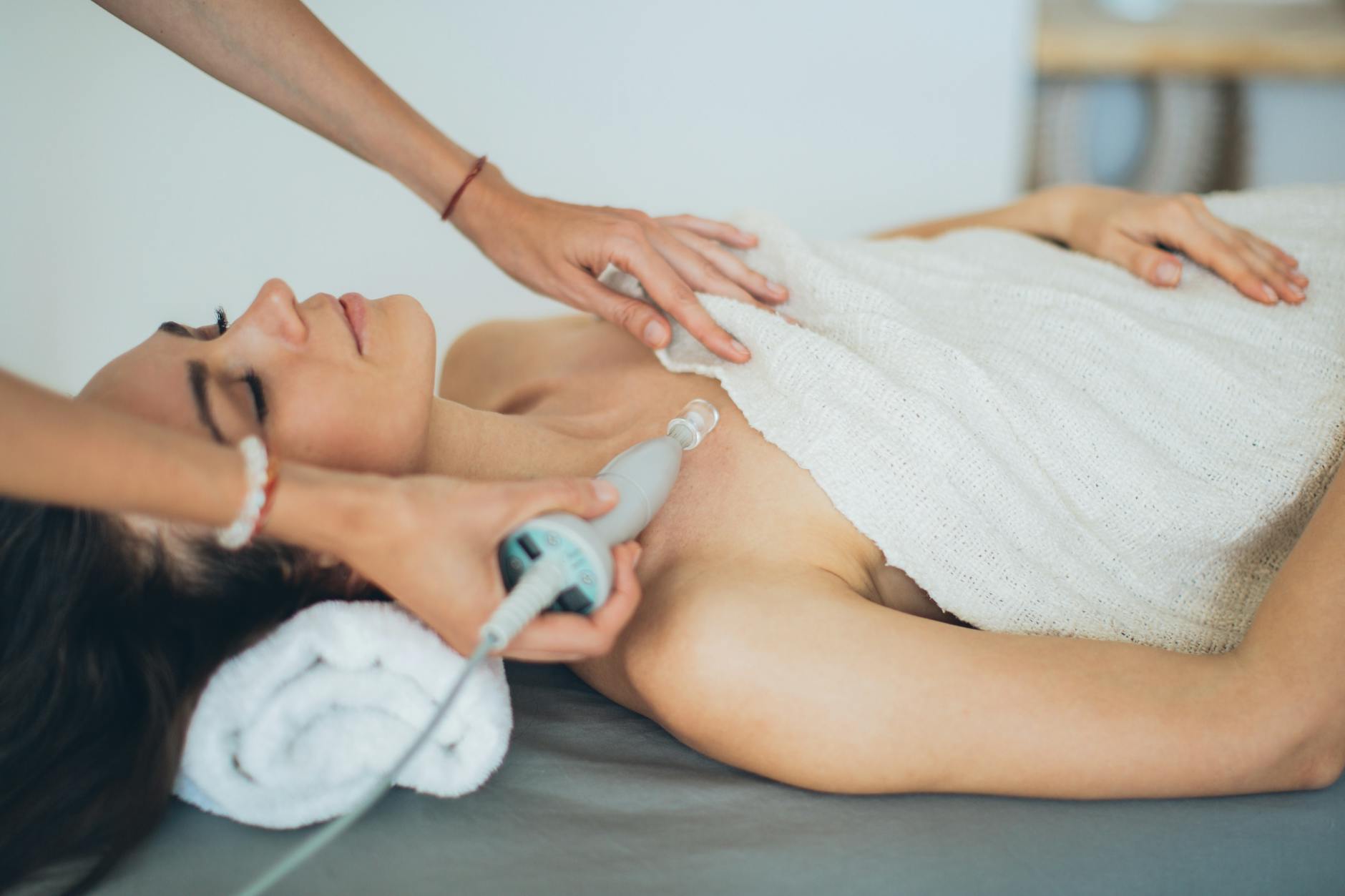 Breakthrough Laser Therapy Targets Deep Cystic Acne - Featured image