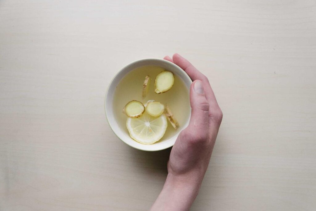 Fact Check: Does Drinking Lemon Water Clear Skin? No Clinical Evidence Supports This Claim - Featured image