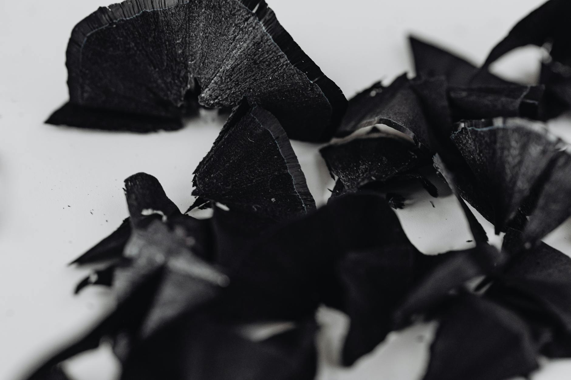 How Does Carbon Laser Facial Actually Reduce Acne and Oil Production?