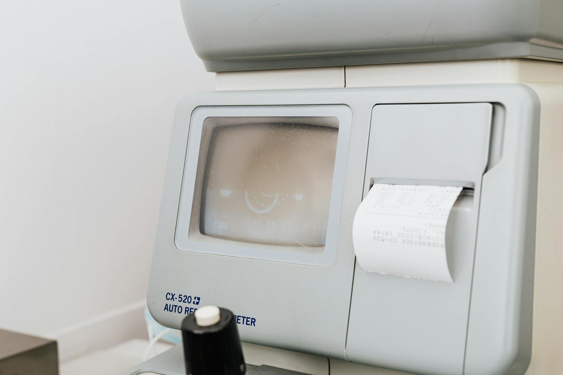 How Does OCT Technology Detect Acne-Related Changes in Skin?