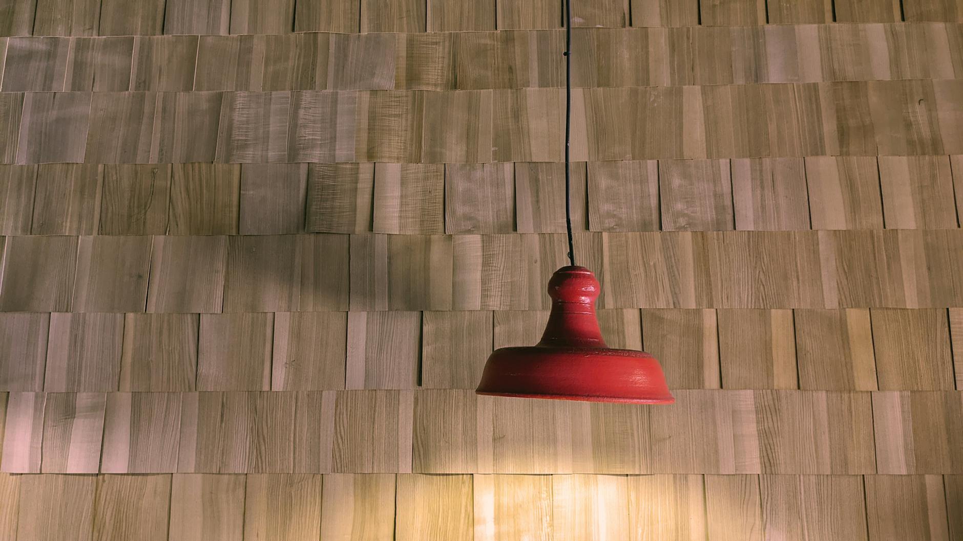 How Does Wood's Lamp Reveal Fungal Acne?