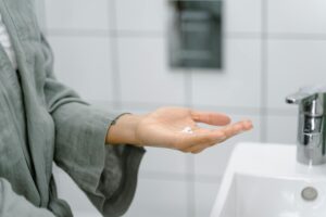 How Hydration Supports Faster Skin Recovery - Featured image