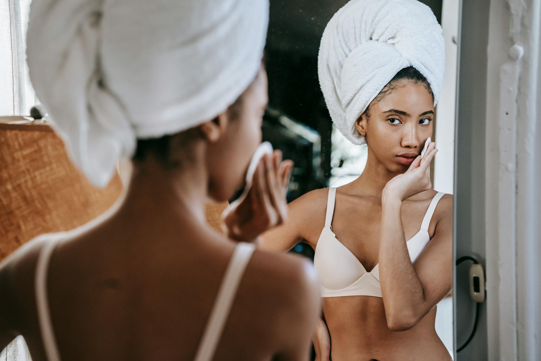 How to Cleanse Your Skin Without Disrupting Its Natural Barrier - Featured image