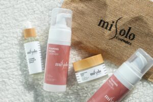 How to Transition to a Better Cleanser Without Breaking Out - Featured image