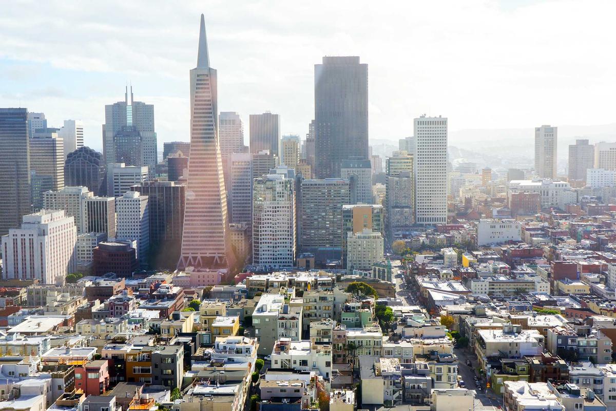 She Had Clear Skin Her Whole Life Until She Moved to a Humid Climate at Age 28 - Featured image