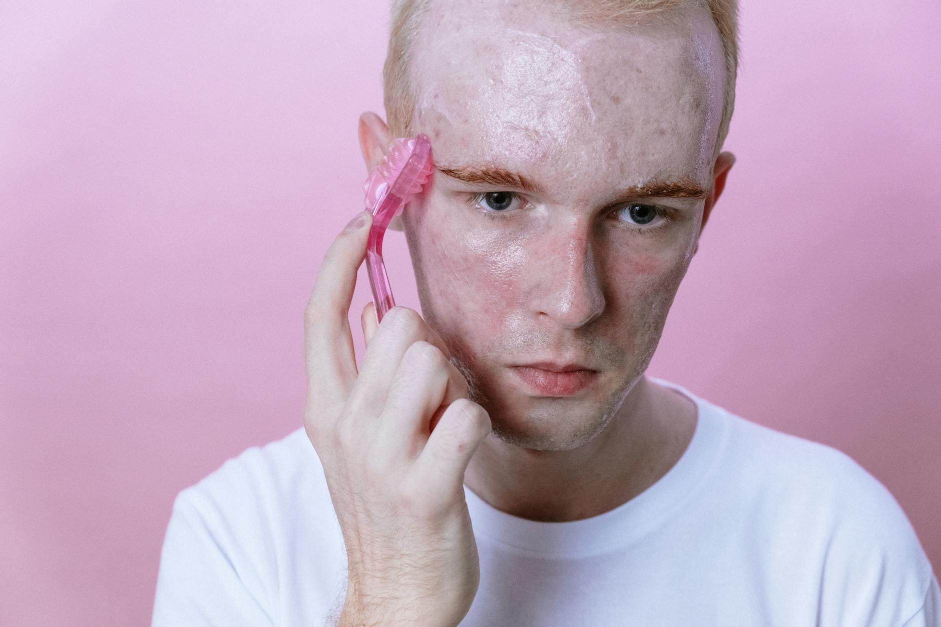 Teen Acne Rates Climb as Screen Time Reaches Record Highs - Featured image
