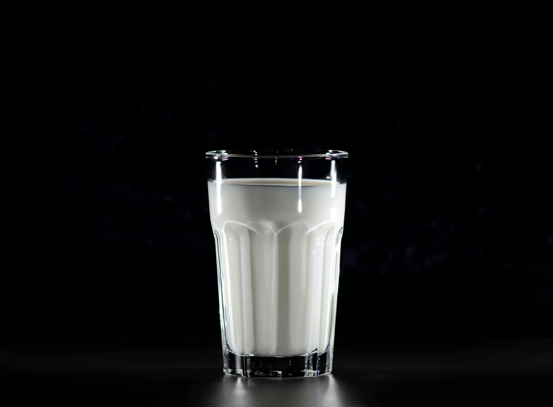 The Biological Mechanism: How Milk Affects Your Skin at the Cellular Level