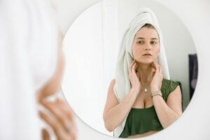 What a Morning and Night Routine Should Look Like for Acne Prone Oily Skin - Featured image
