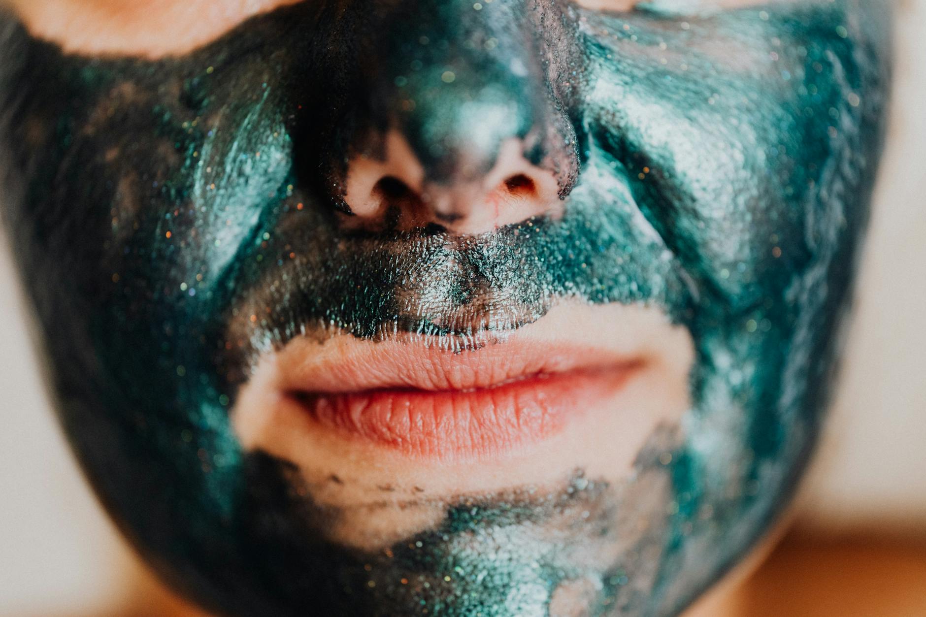 What Carbon Laser Facial Does for Oily Acne Skin - Featured image