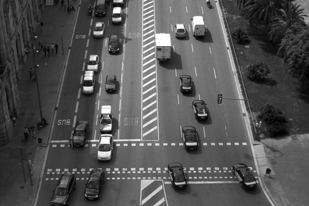 What Causes Acne Around Hairline and How Hair Products Play a Role - Featured image