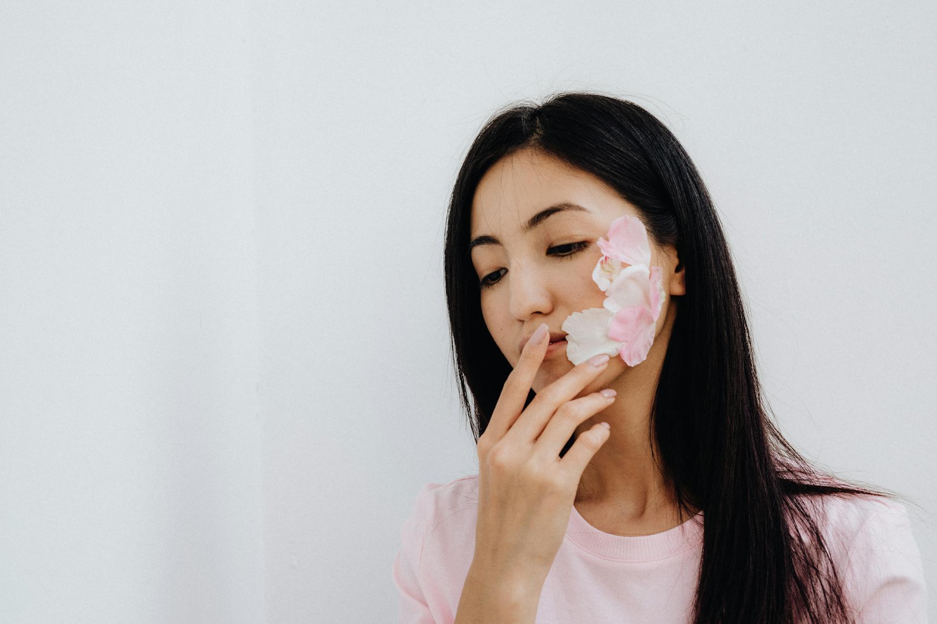 What Causes Acne from Sunscreen - Featured image