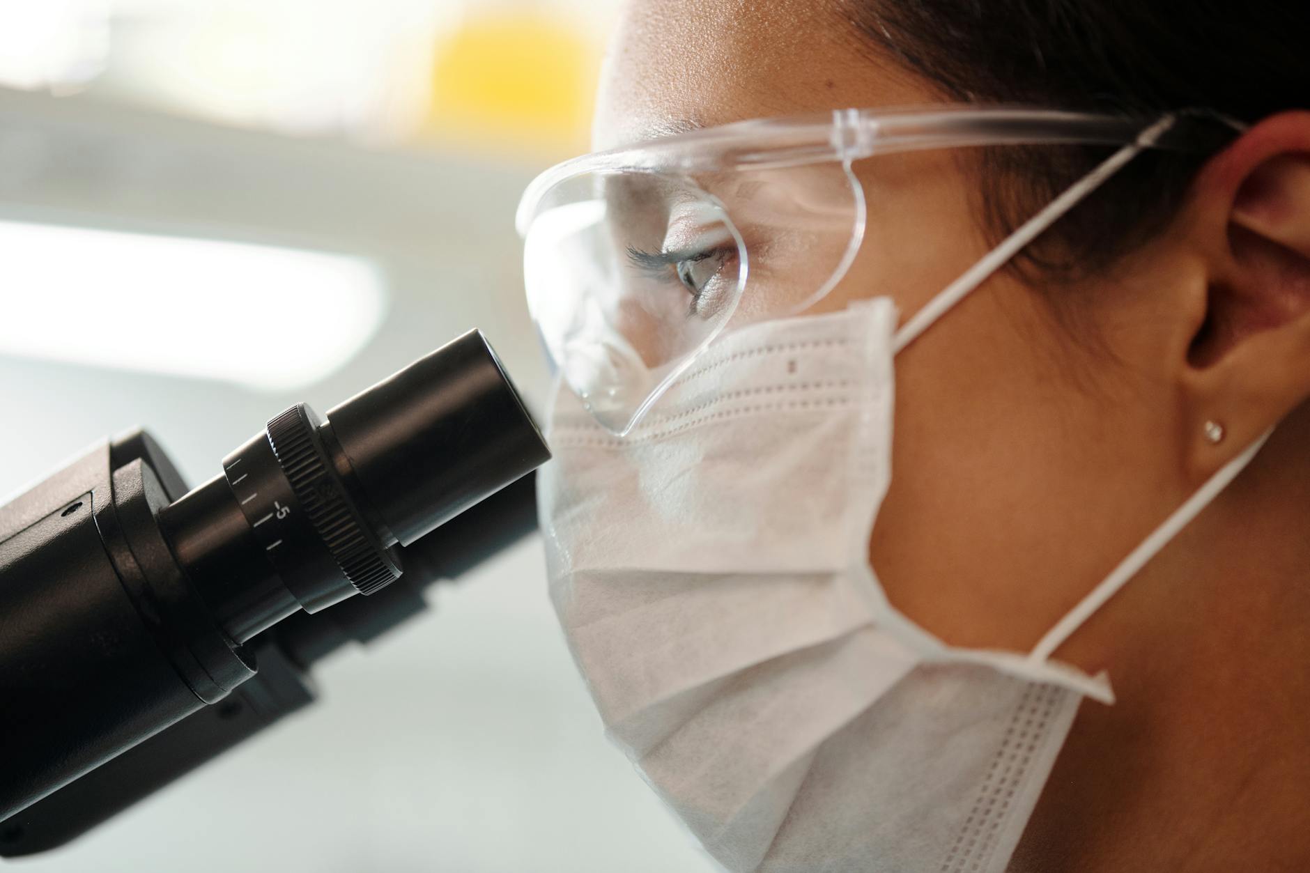 What Does the Research Actually Show About 5% Tea Tree Oil vs. 5% Benzoyl Peroxide?