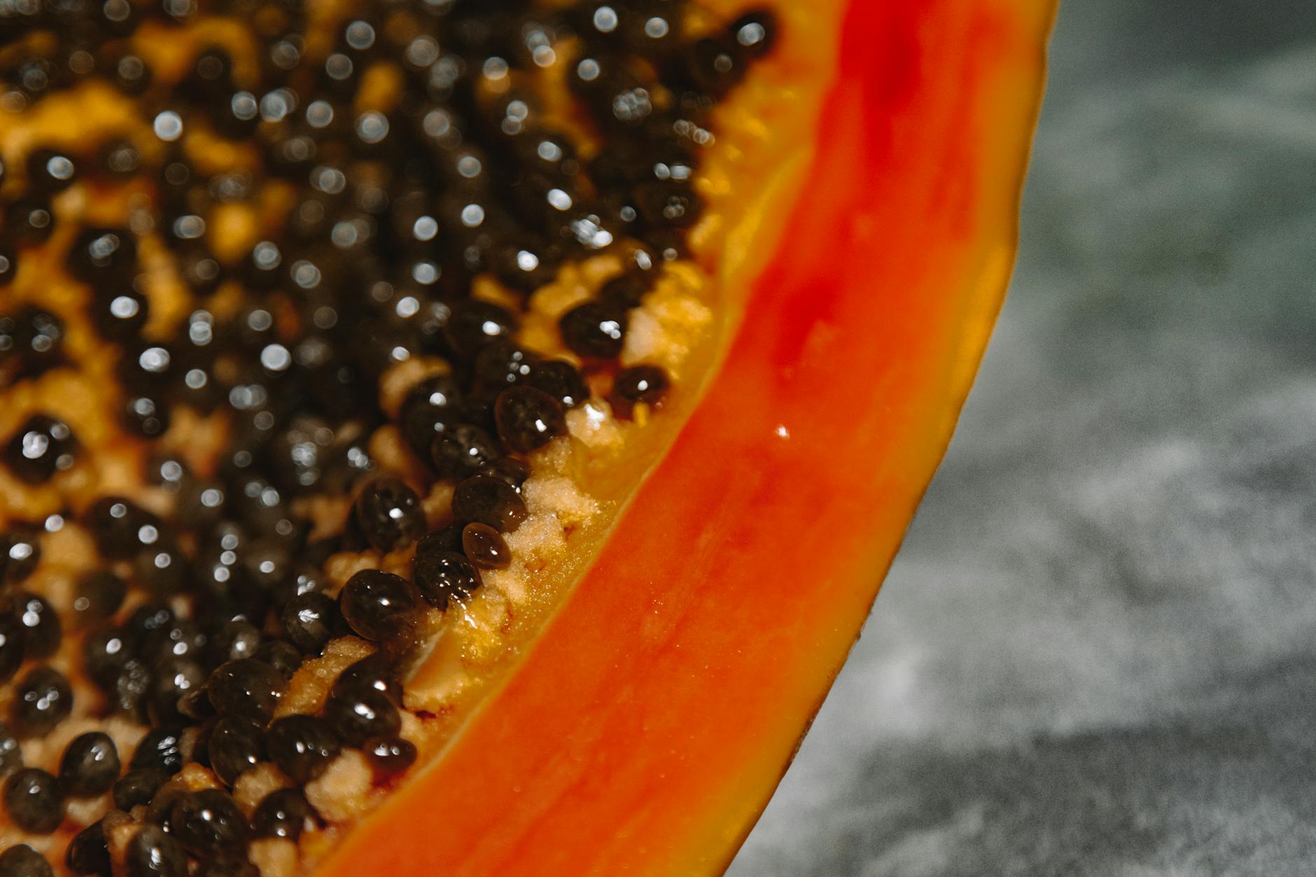 What Happens When Vitamin C and Tretinoin Are Applied Together?