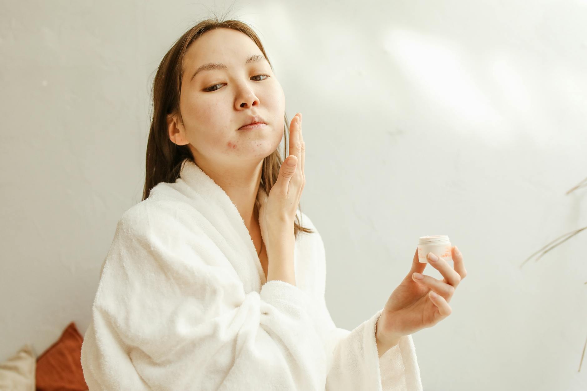What Happens When You Use Acne Treatments Too Frequently - Featured image