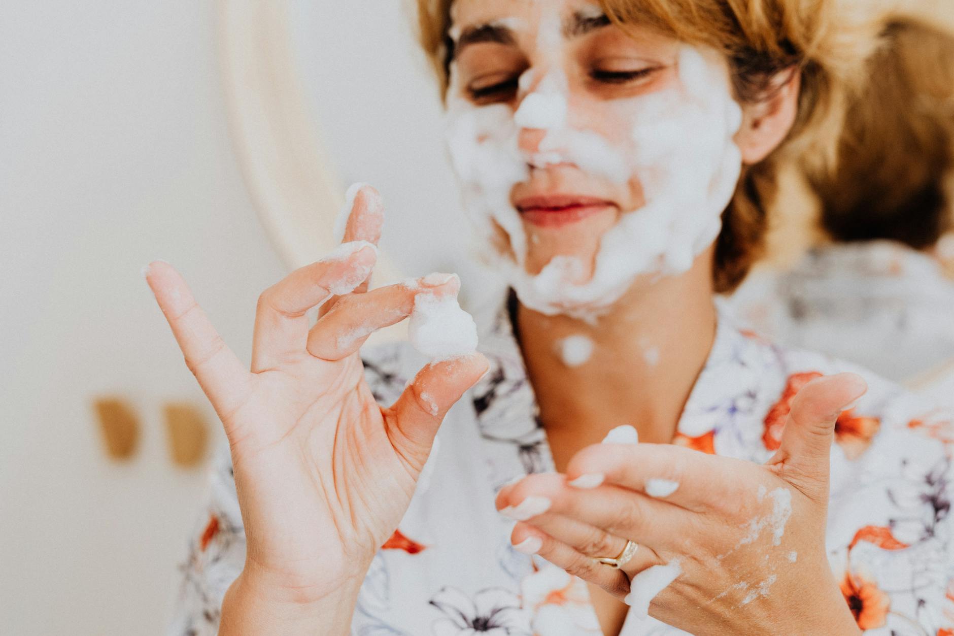 What Ingredients to Avoid in Cleansers if You Have Acne - Featured image