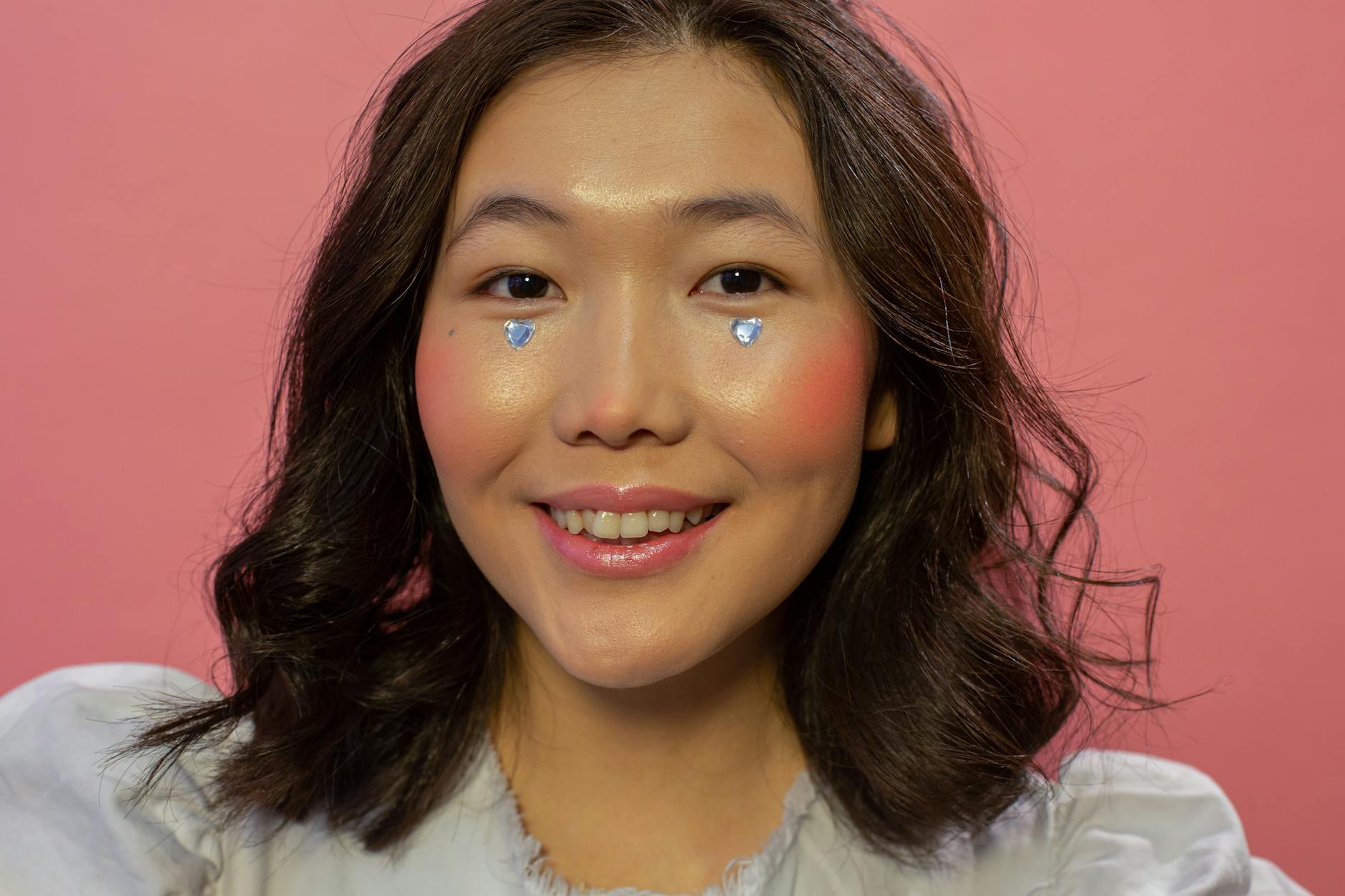 What Is Sebaceous Hyperplasia and Is It Acne - Featured image