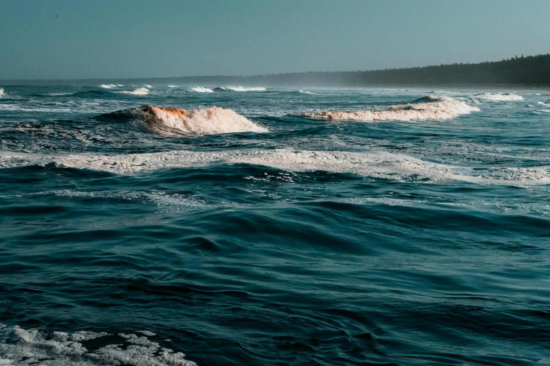 What Ocean Salt Water Does to Acne Skin - Featured image