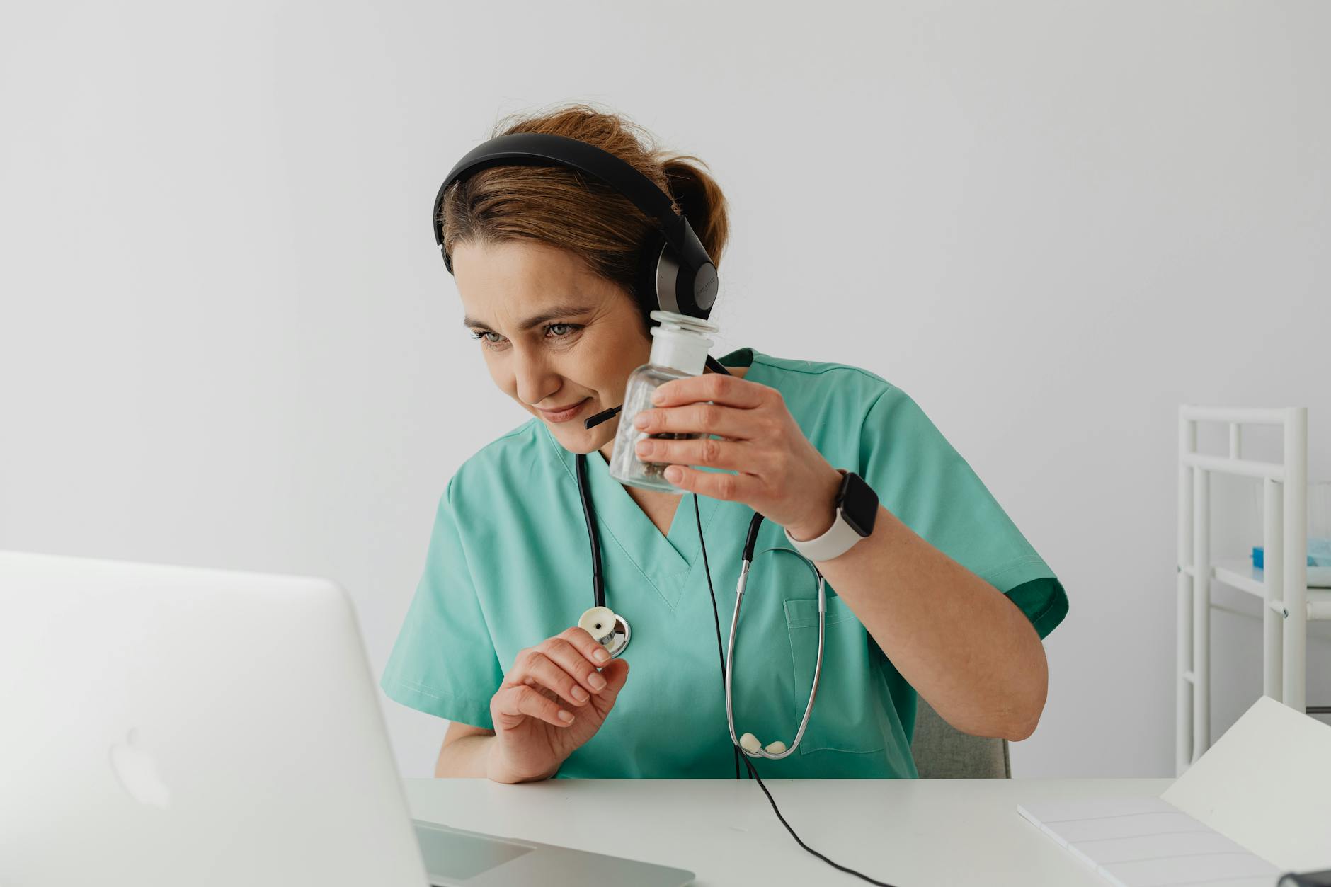 What the Best Telehealth Services for Acne Prescriptions Are in 2025 - Featured image