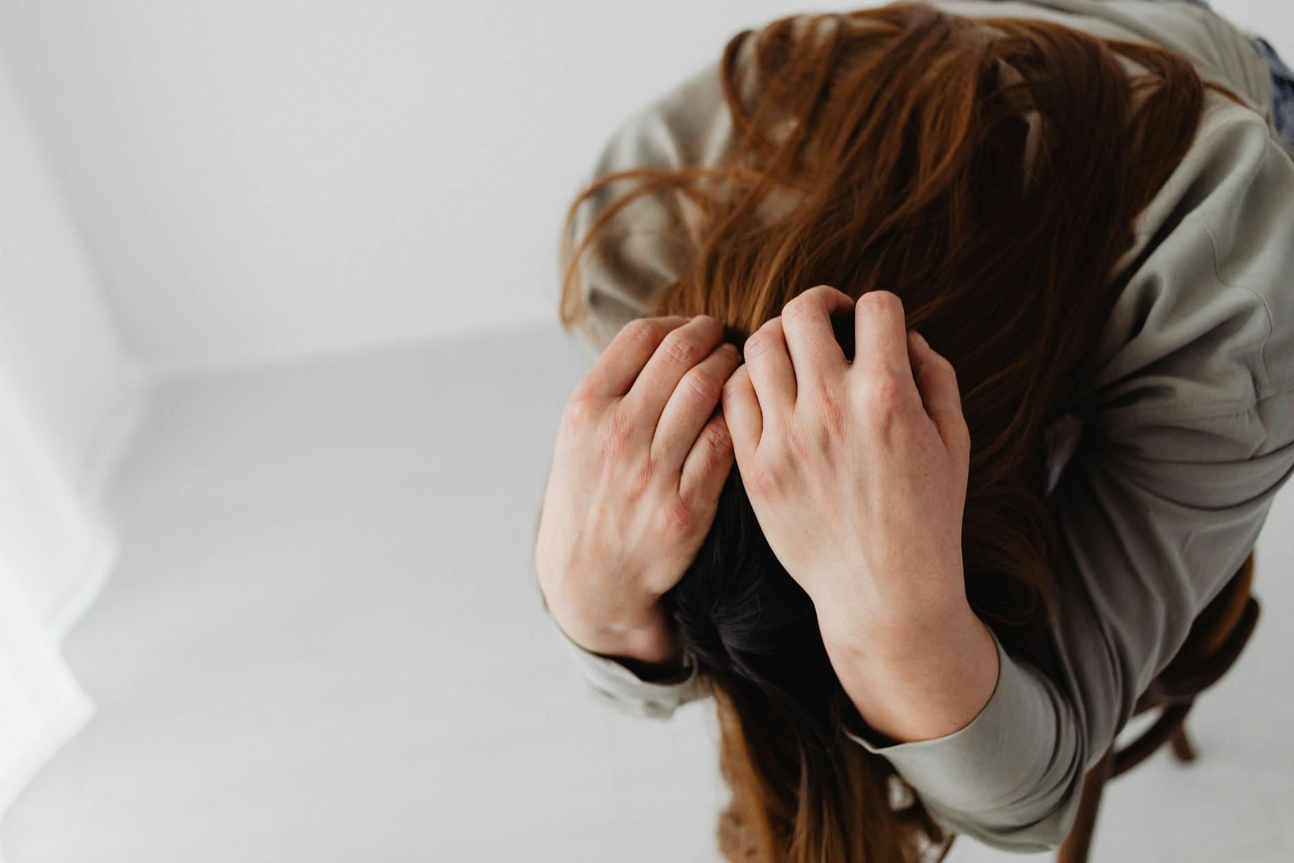 Why Acne Causes Depression and Anxiety in Teenagers - Featured image