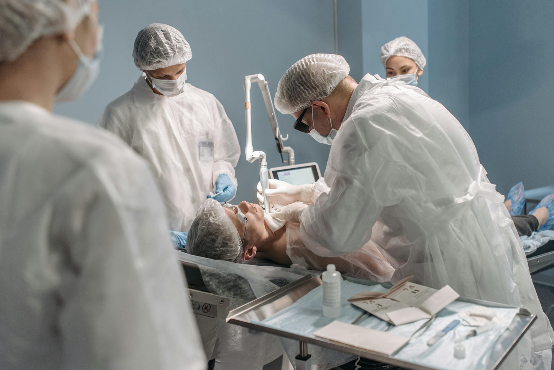 Why AviClear Three-Session Protocol Competes with Accutane - Featured image