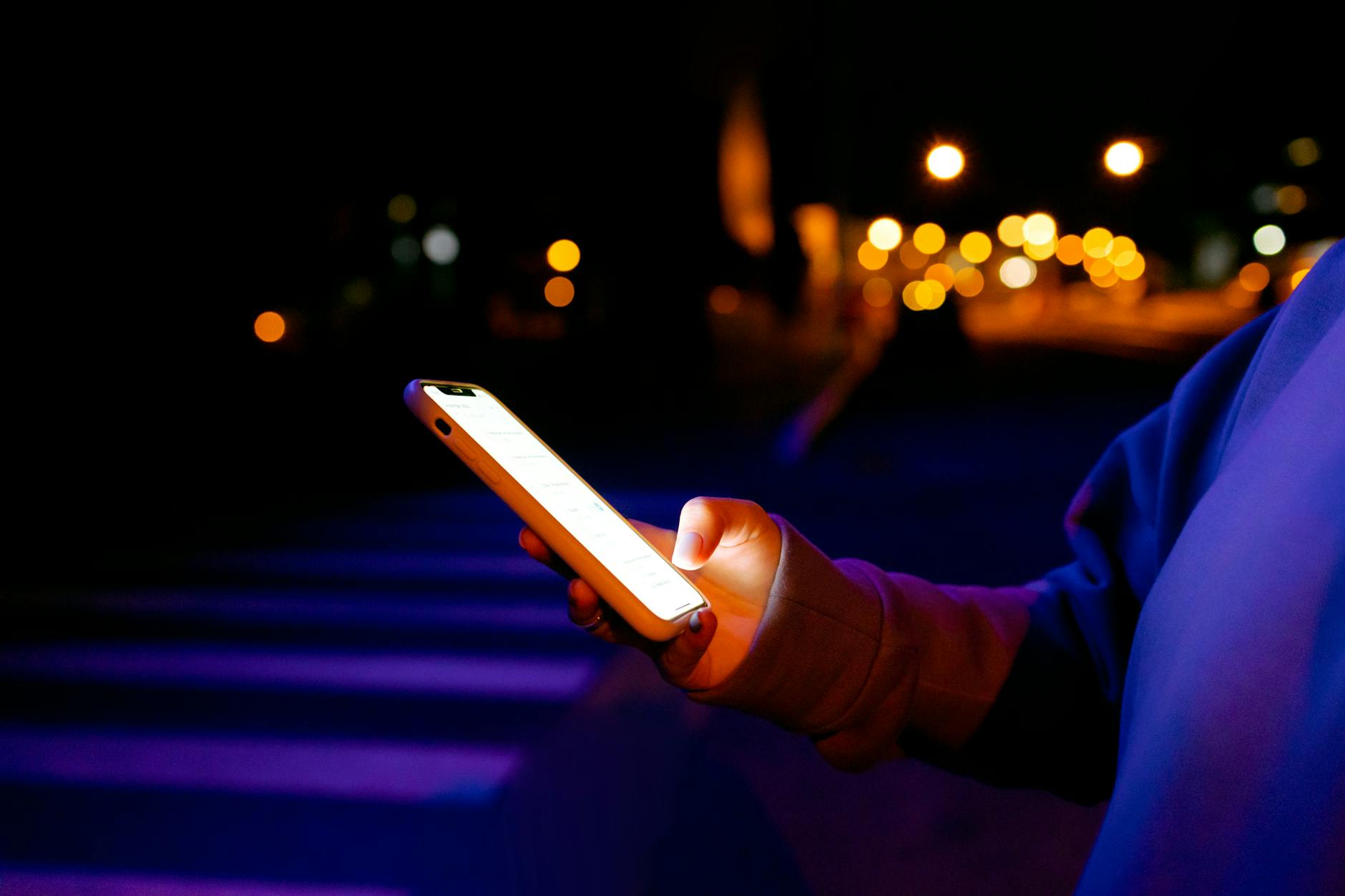 Why Blue Light Devices Are Weaker Than Professional PDT - Featured image