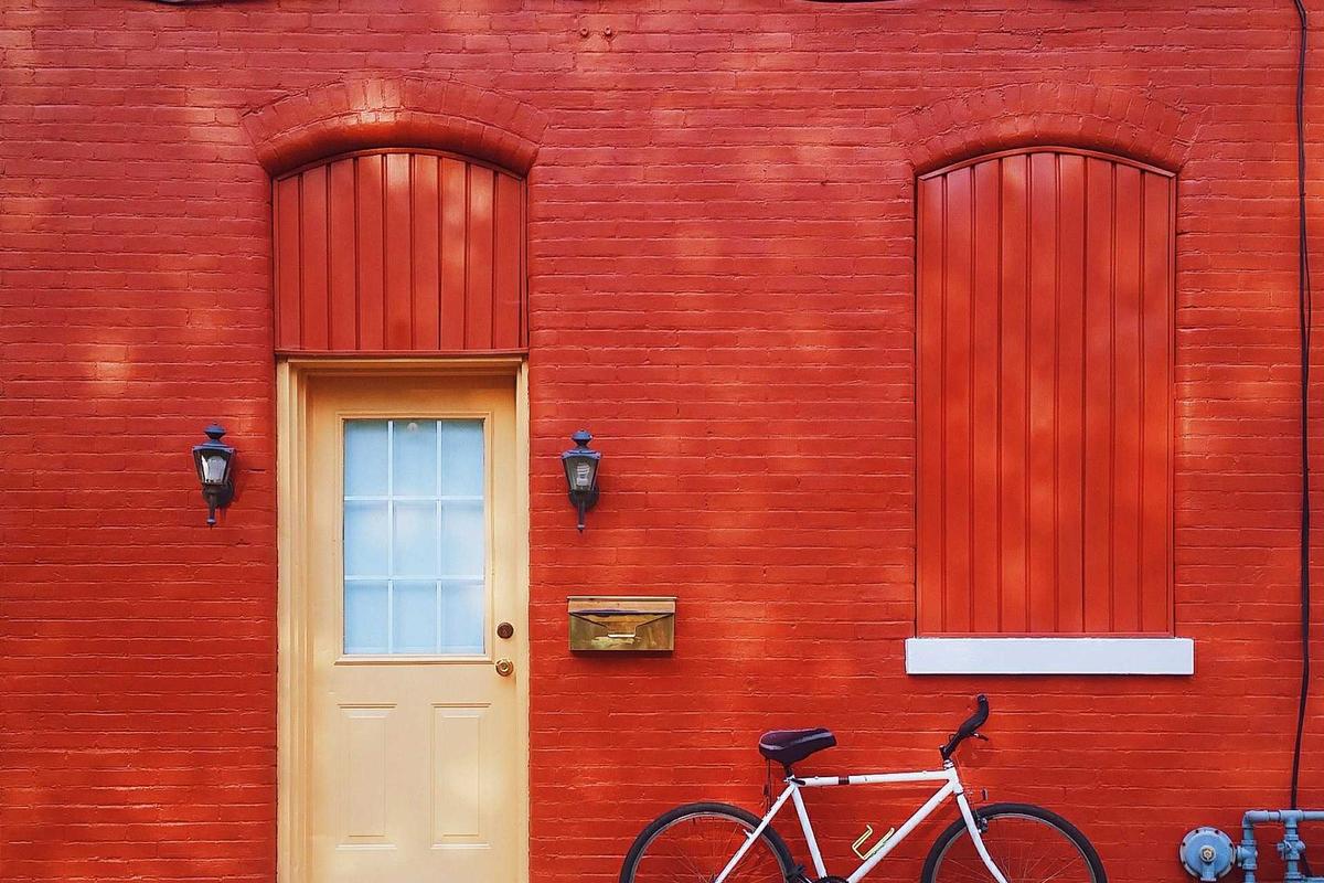 Why Circadian Rhythm Consistency Matters More Than Sleep Duration