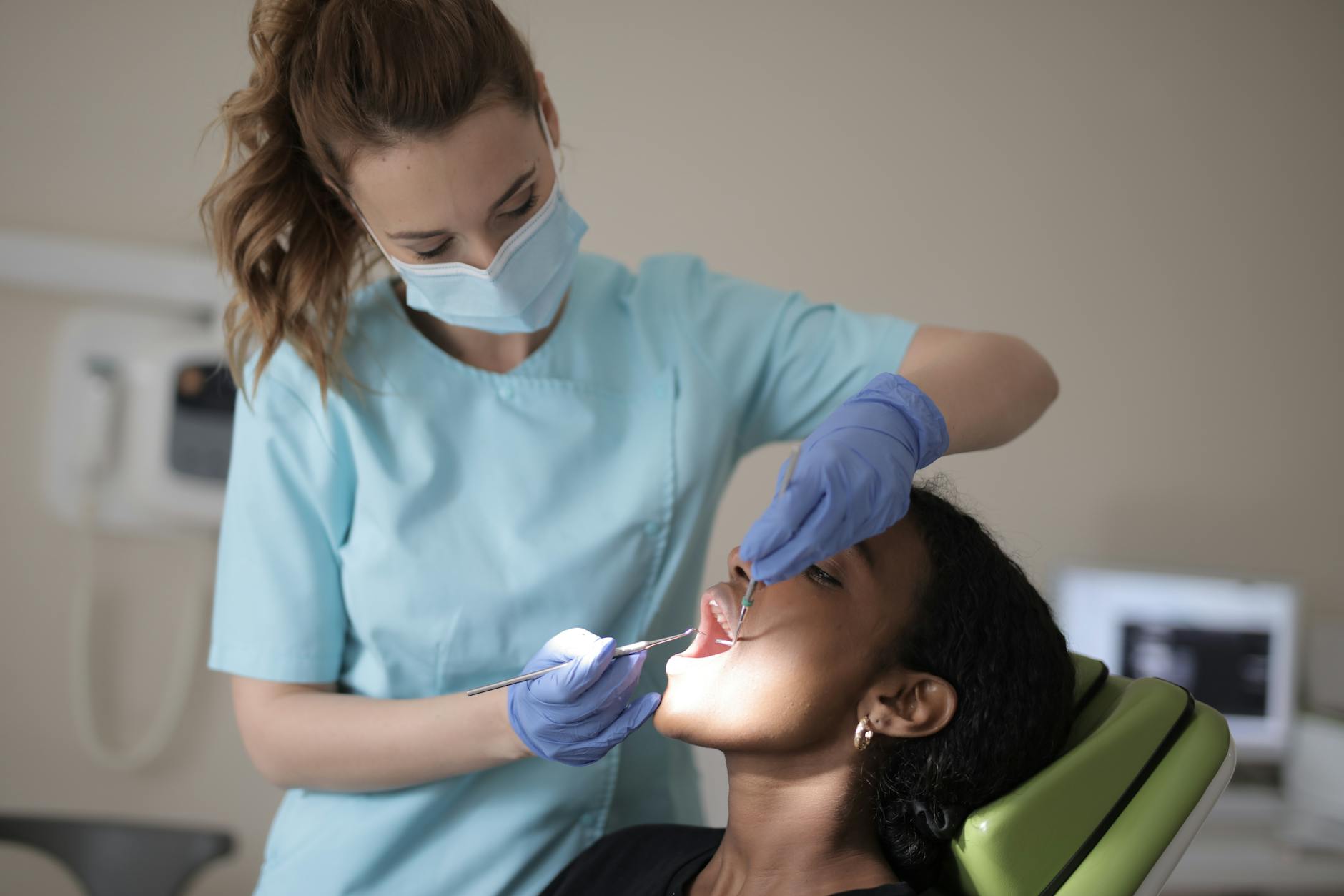 Why Professional Extractions Are Better Than DIY for Blackheads - Featured image