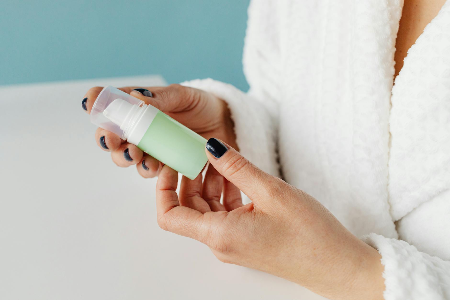 Why Retinyl Retinoate Is Considered Stable for Acne Skin - Featured image
