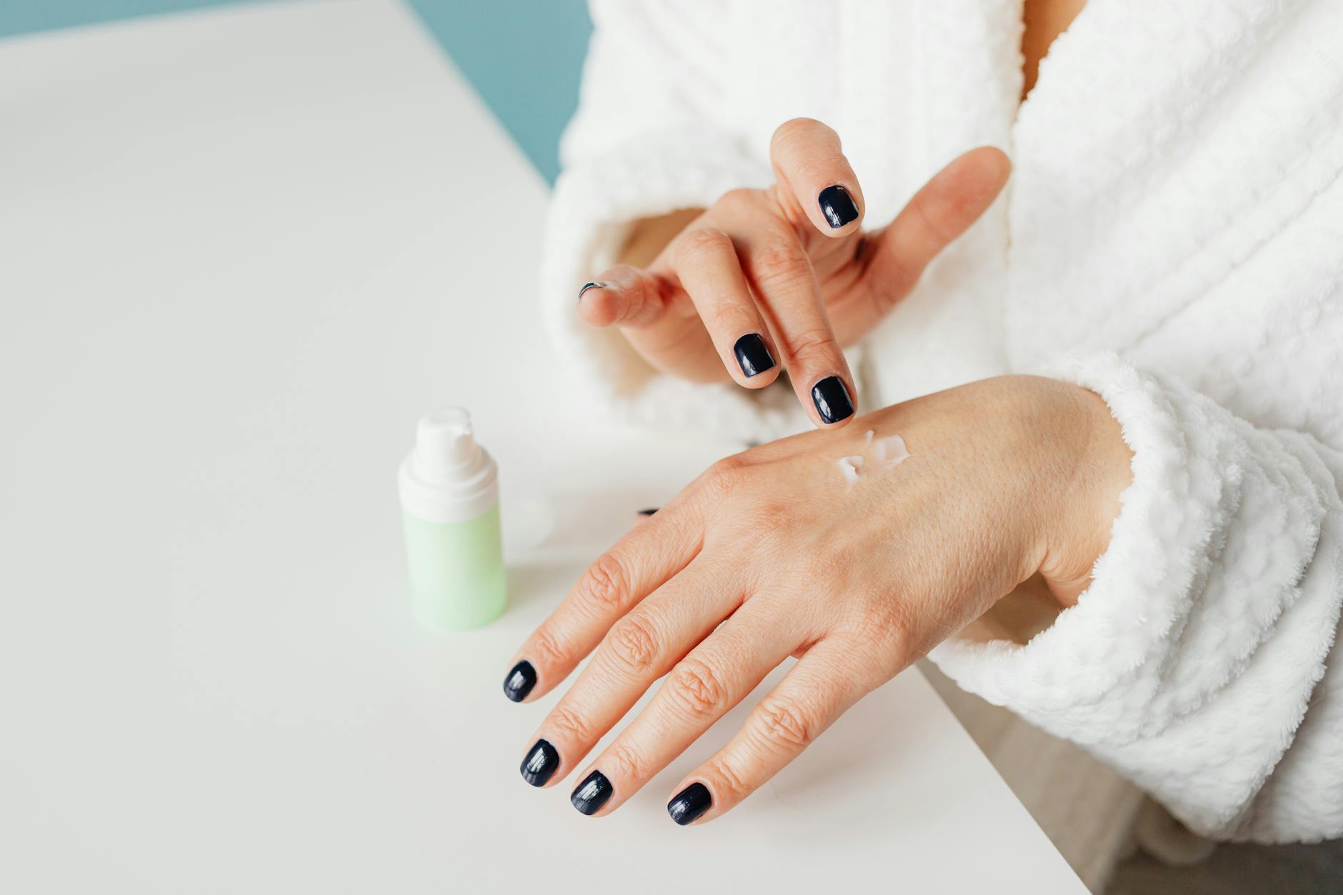 Why Skinoren Azelaic Acid Cream Is Prescription-Strength in Europe - Featured image