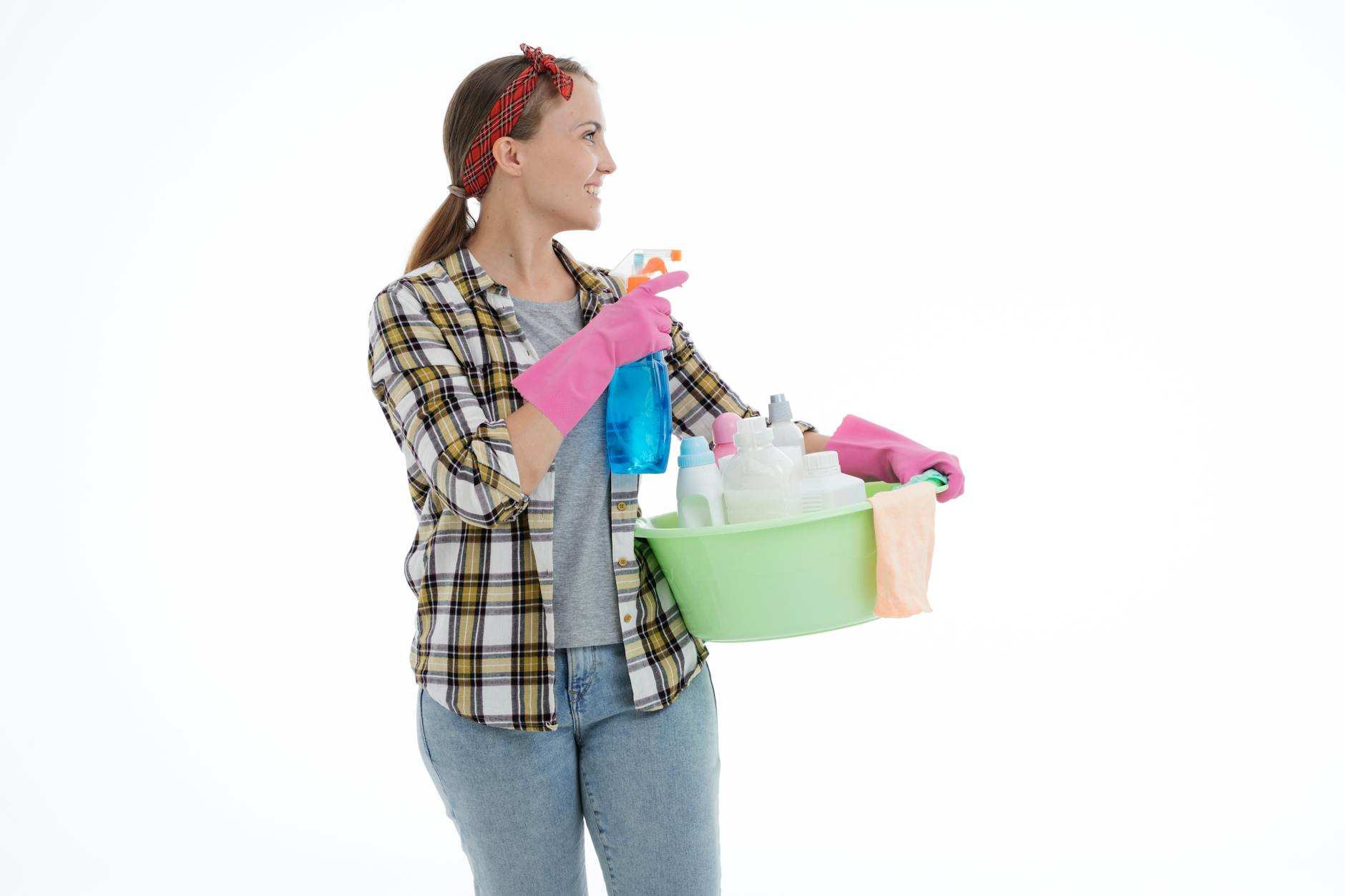 Why Some Cleansers Leave Residue That Clogs Pores - Featured image