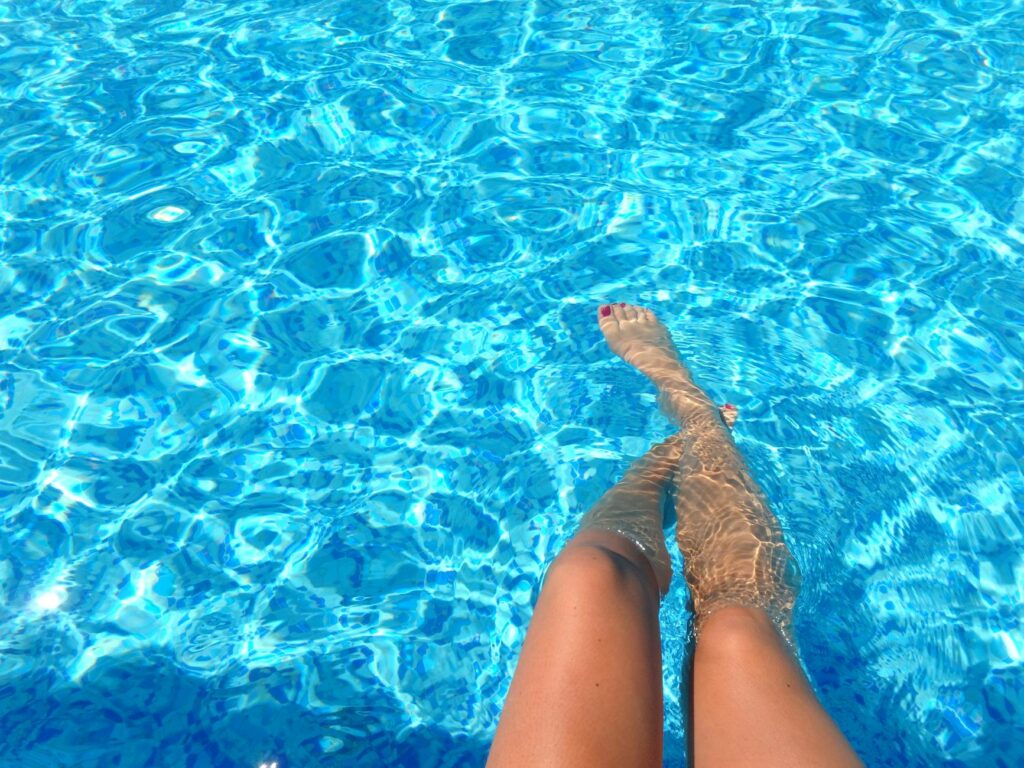 Why Swimming Pool Chlorine Affects Acne - Featured image