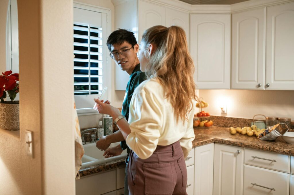 Why Your Jawline Breaks Out During Ovulation - Featured image