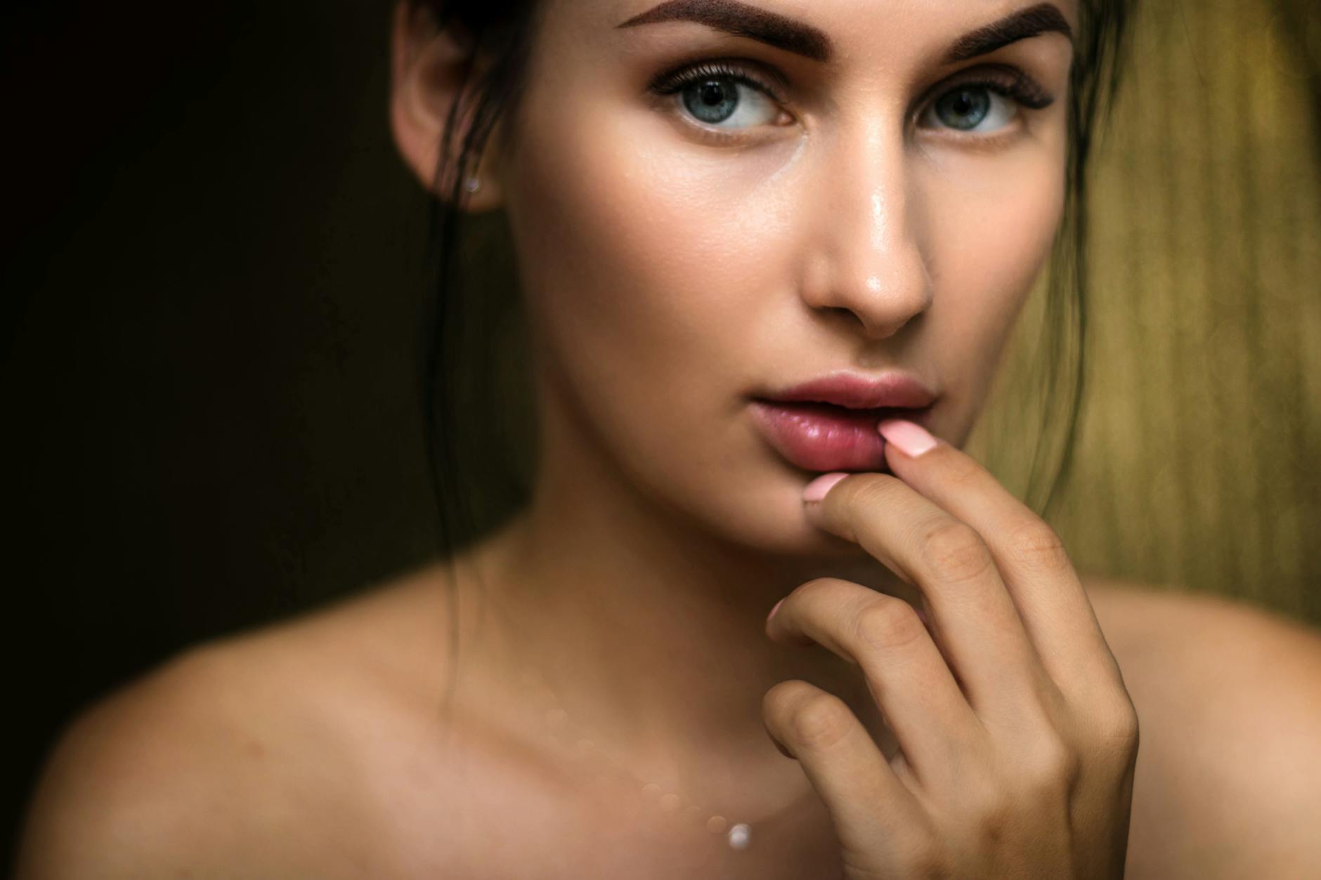 Why Your Skin Looks Clear One Week and Breaks Out the Next - Featured image