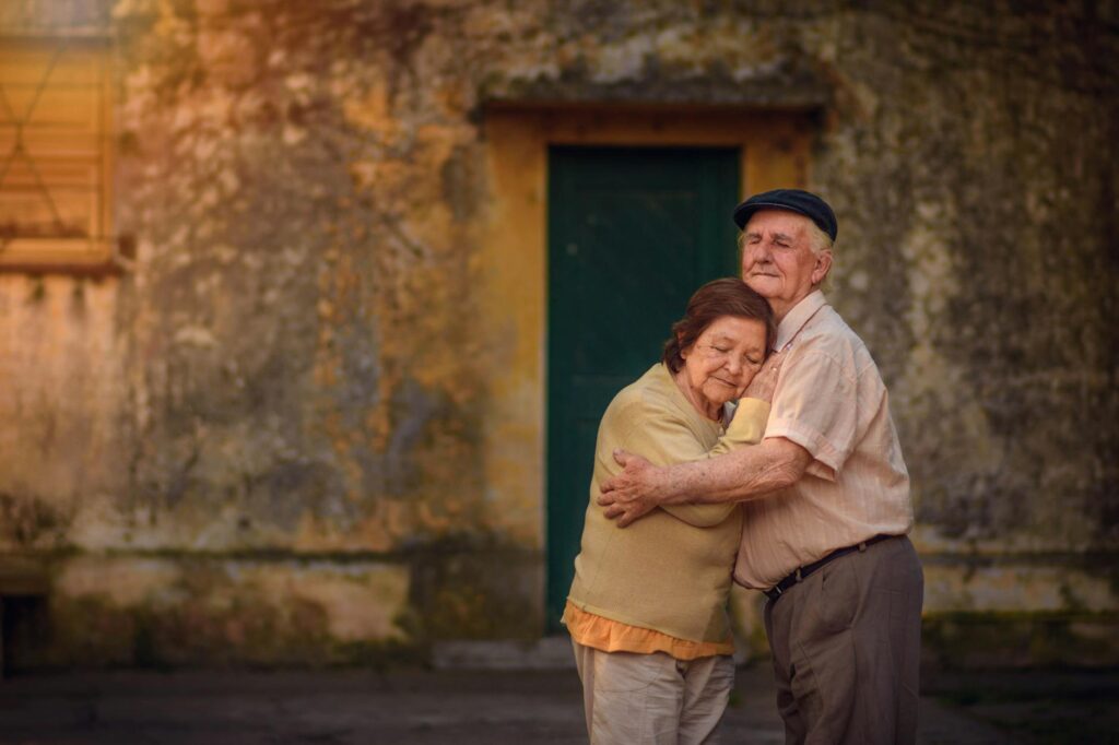 He Was 17 When He Had His Senior Photos Retouched to Remove Acne...Photographer Charged Extra - Featured image