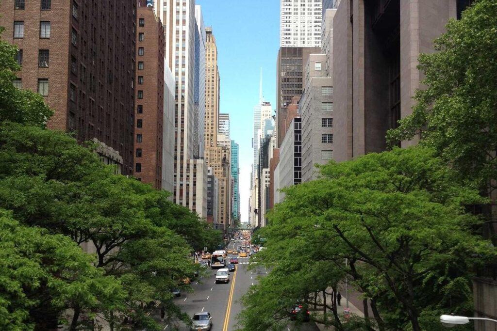 New Study Found Late-Night Eating Was Associated With 20% Higher Acne Severity in College Students...Insulin Spikes Before Bed May Affect Skin - Featured image