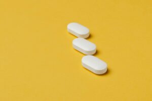 Oral Antibiotics vs Topical Antibiotics...Oral Works Faster but Topical Has Fewer Side Effects...Both Need BP to Prevent Resistance - Featured image