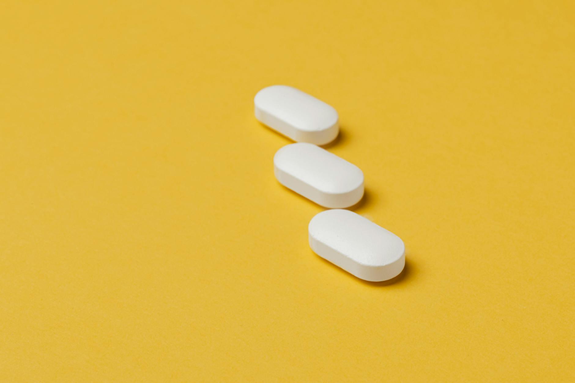 Oral Antibiotics vs Topical Antibiotics...Oral Works Faster but Topical Has Fewer Side Effects...Both Need BP to Prevent Resistance - Featured image