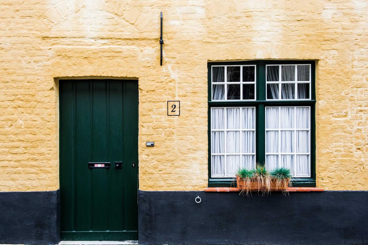 The Role of Social Media Influencers and Non-Medical Sources