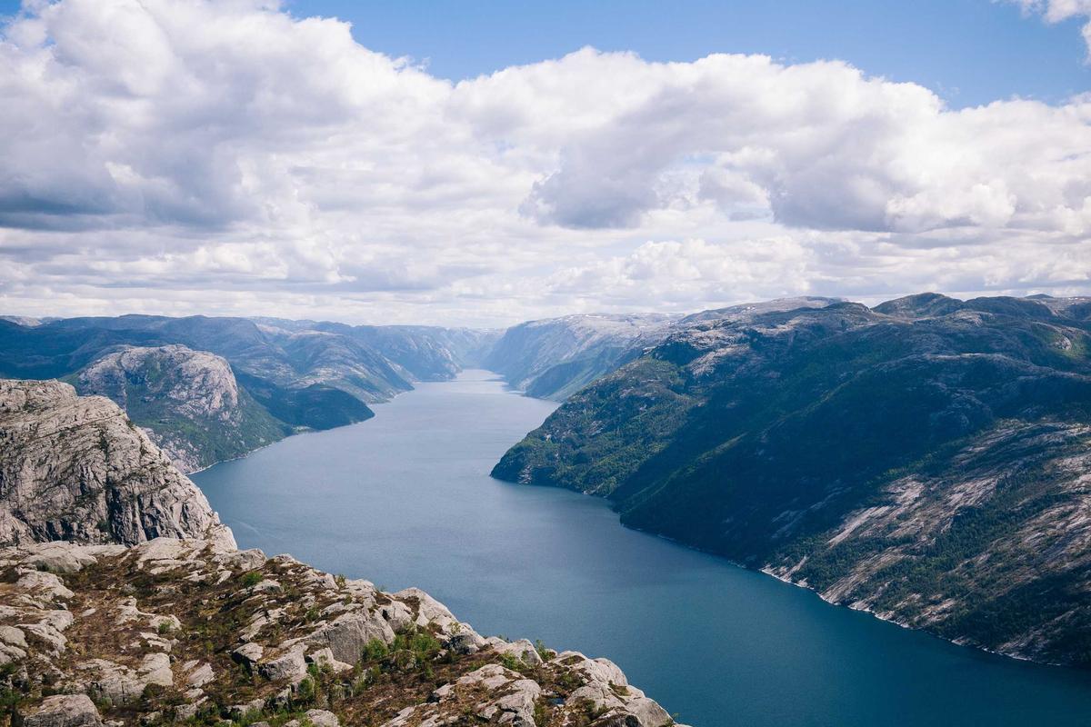 Why Supplement Claims for Acne Often Fall Apart