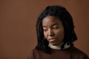 At Least 14% of Adults Over 25 With Acne Don't Realize That Their Hair Products May Be Causing Forehead and Temple Breakouts - Featured image