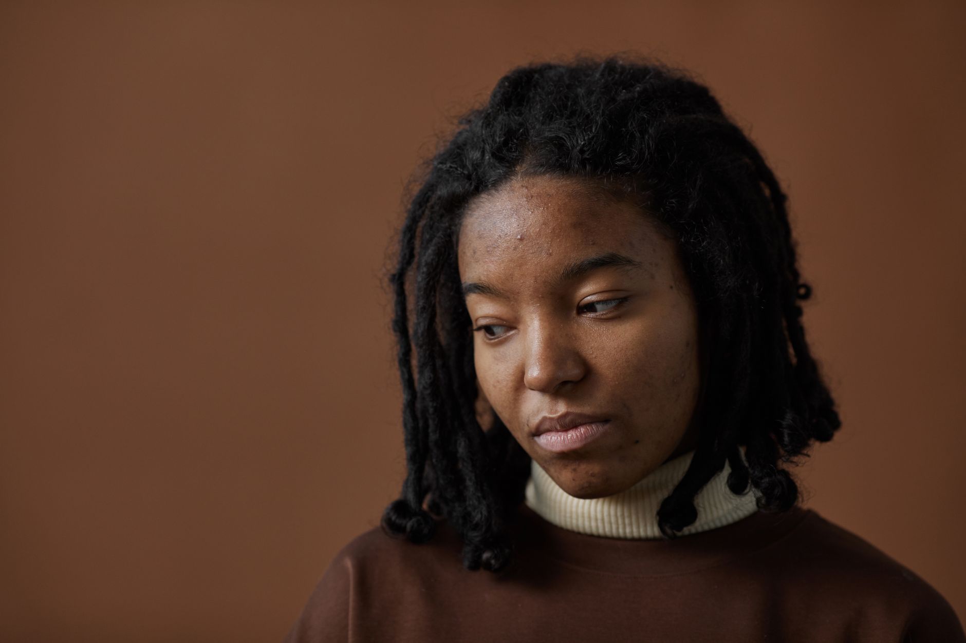 At Least 14% of Adults Over 25 With Acne Don't Realize That Their Hair Products May Be Causing Forehead and Temple Breakouts - Featured image