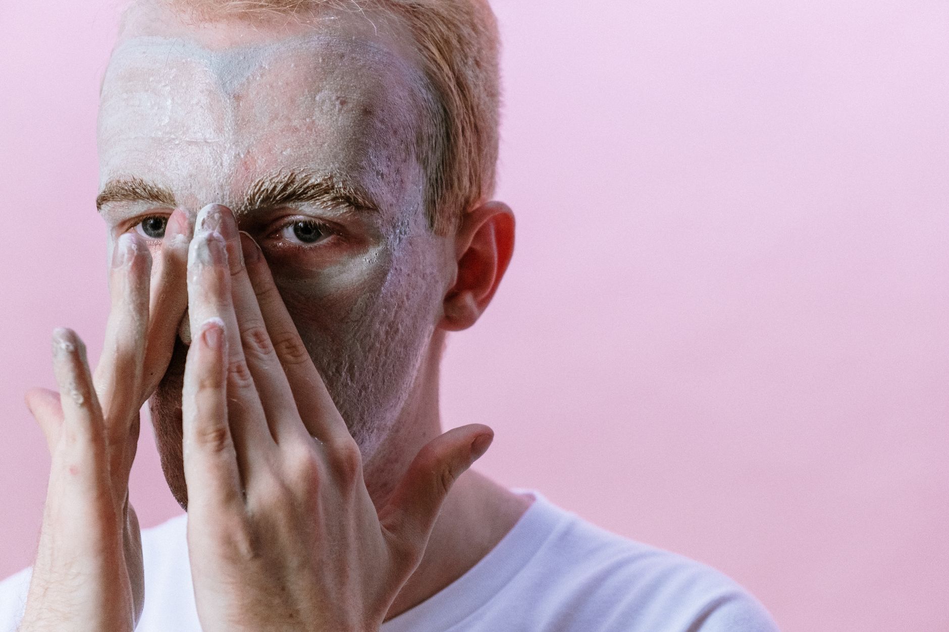 At Least 18% of Men With Back Acne Have Never Been Told That Salicylic Acid Is Oil-Soluble and Penetrates Pores Better Than Glycolic - Featured image