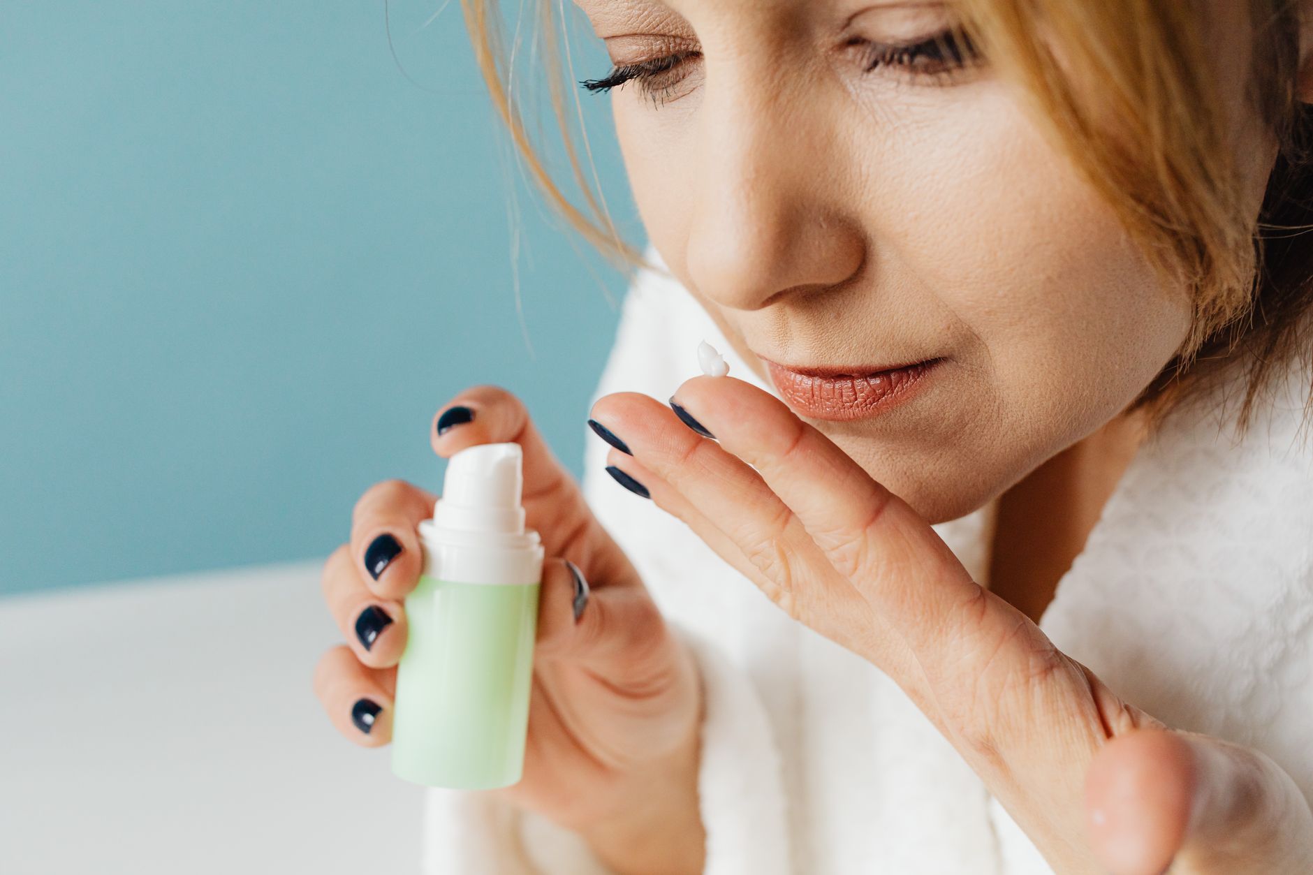 At Least 28% of Patients Using Retinoids Don't Realize That Azelaic Acid Is One of the Safest Acne Treatments During Pregnancy - Featured image