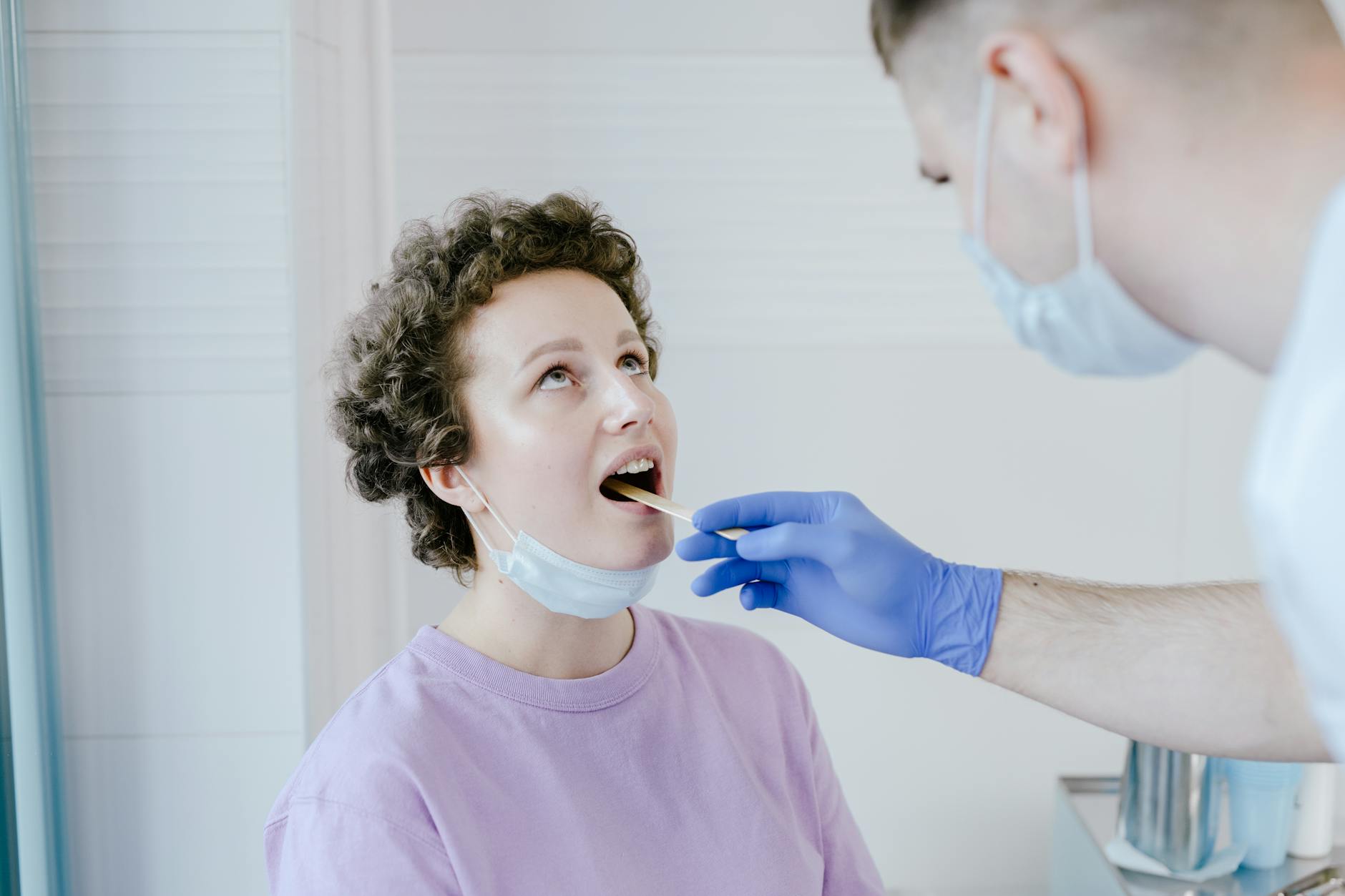 At Least 33% of Patients Taking Oral Antibiotics for Acne Have Never Been Told That Their Phone Screen Harbors More Bacteria Than a Toilet Seat - Featured image