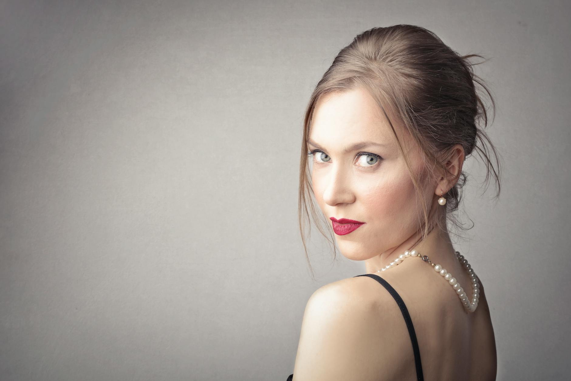 At Least 39% of People Who Pick at Their Skin Have Tried Their Moisturizer Contains Comedogenic Ingredients - Featured image