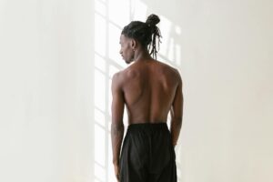 At Least 57% of Men With Back Acne Believe That Sunscreen Is Essential While Using Any Acne Medication - Featured image
