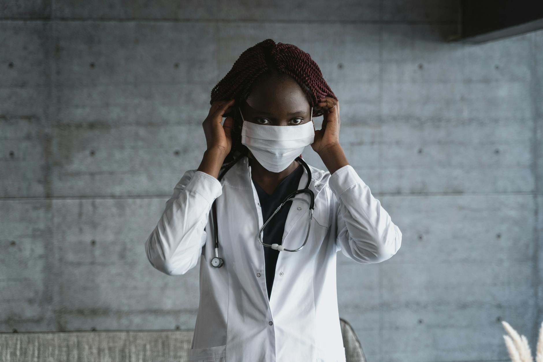 At Least 84% of Healthcare Workers With Maskne Have Experienced Fabric Softener Residue on Pillowcases Can Irritate Acne-Prone Skin - Featured image