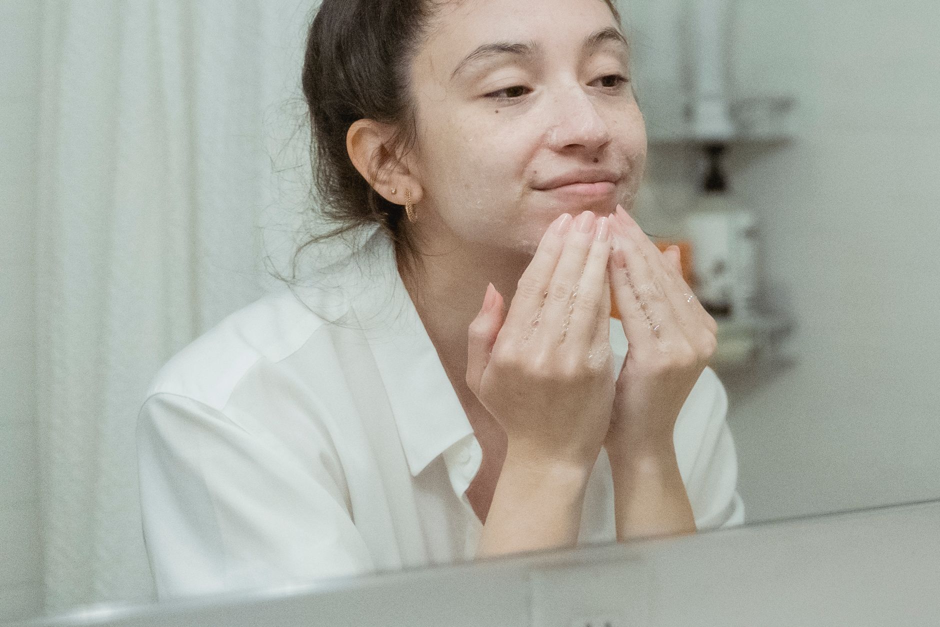 Common Misconceptions About Clean Skin and Warning Signs of Barrier Damage